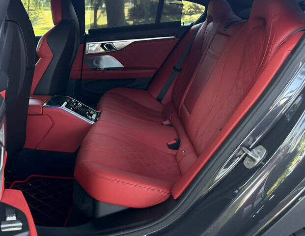 Серый БМВ M8 Gran Coupe, объемом двигателя 4.39 л и пробегом 52 тыс. км за 92000 $, фото 58 на Automoto.ua