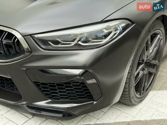 Серый БМВ M8 Gran Coupe, объемом двигателя 4.4 л и пробегом 68 тыс. км за 86000 $, фото 2 на Automoto.ua