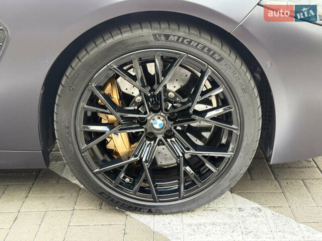 Серый БМВ M8 Gran Coupe, объемом двигателя 4.4 л и пробегом 14 тыс. км за 110000 $, фото 17 на Automoto.ua