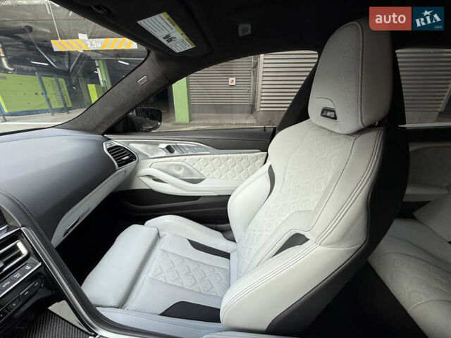 Серый БМВ M8 Gran Coupe, объемом двигателя 4.4 л и пробегом 14 тыс. км за 110000 $, фото 26 на Automoto.ua