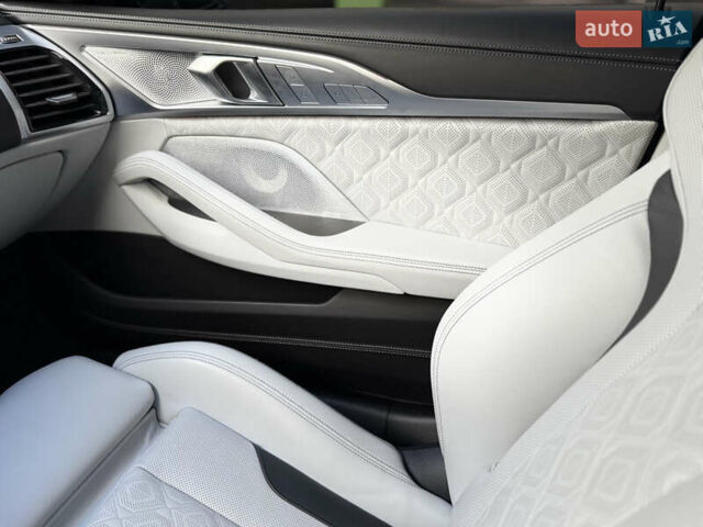 Серый БМВ M8 Gran Coupe, объемом двигателя 4.4 л и пробегом 14 тыс. км за 110000 $, фото 22 на Automoto.ua