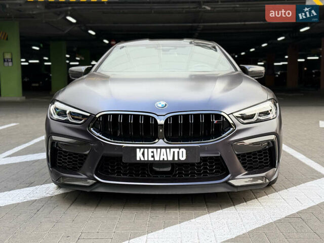 Серый БМВ M8 Gran Coupe, объемом двигателя 4.4 л и пробегом 14 тыс. км за 110000 $, фото 7 на Automoto.ua