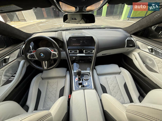 Серый БМВ M8 Gran Coupe, объемом двигателя 4.4 л и пробегом 14 тыс. км за 110000 $, фото 20 на Automoto.ua