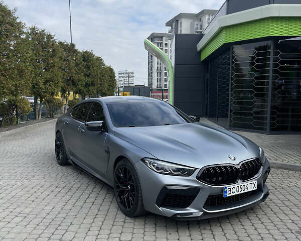 Серый БМВ M8 Gran Coupe, объемом двигателя 4.39 л и пробегом 76 тыс. км за 99500 $, фото 2 на Automoto.ua