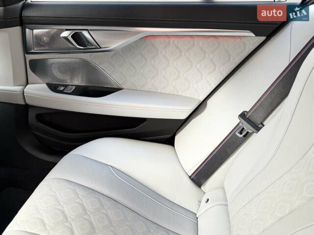Серый БМВ M8 Gran Coupe, объемом двигателя 4.4 л и пробегом 14 тыс. км за 110000 $, фото 21 на Automoto.ua