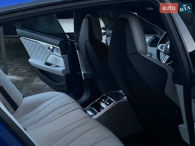Синий БМВ M8 Gran Coupe, объемом двигателя 4.39 л и пробегом 48 тыс. км за 104000 $, фото 62 на Automoto.ua