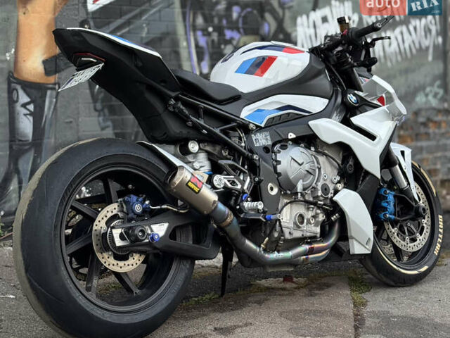 БМВ M 1000R, объемом двигателя 0 л и пробегом 16 тыс. км за 25000 $, фото 1 на Automoto.ua