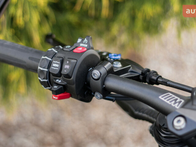 купить новое авто БМВ M 1000R 2025 года от официального дилера Назарій БМВ фото