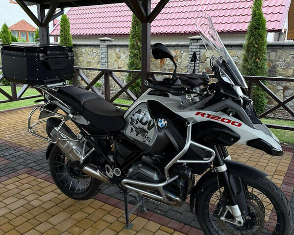 Белый БМВ R 1200GS, объемом двигателя 1.2 л и пробегом 46 тыс. км за 15250 $, фото 2 на Automoto.ua