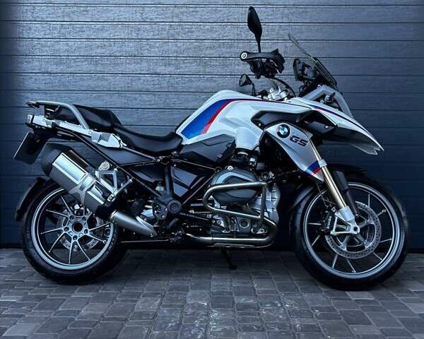 Белый БМВ R 1200GS, объемом двигателя 1.2 л и пробегом 22 тыс. км за 15000 $, фото 1 на Automoto.ua