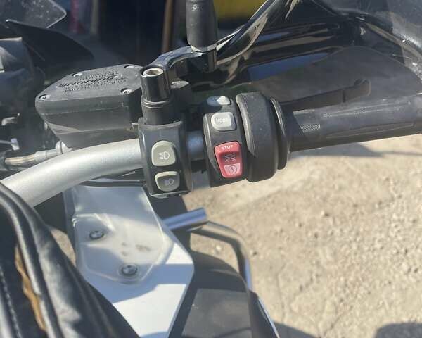 Білий БМВ R 1200GS, об'ємом двигуна 1.17 л та пробігом 30 тис. км за 16000 $, фото 11 на Automoto.ua