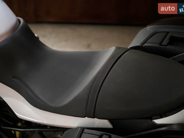 БМВ R 1200R 2009 в Днепре (Днепропетровске) на Automoto.ua БМВ R 1200R, объемом двигателя 1.2 л и пробегом 34 тыс. км за 9500 $, фото 13 на Automoto.ua