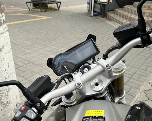 Серый БМВ R 1200R, объемом двигателя 1.2 л и пробегом 40 тыс. км за 11600 $, фото 6 на Automoto.ua