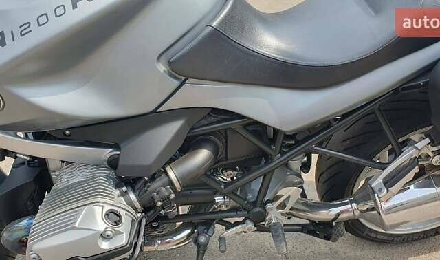 Серый БМВ R 1200R, объемом двигателя 1.17 л и пробегом 43 тыс. км за 8888 $, фото 8 на Automoto.ua
