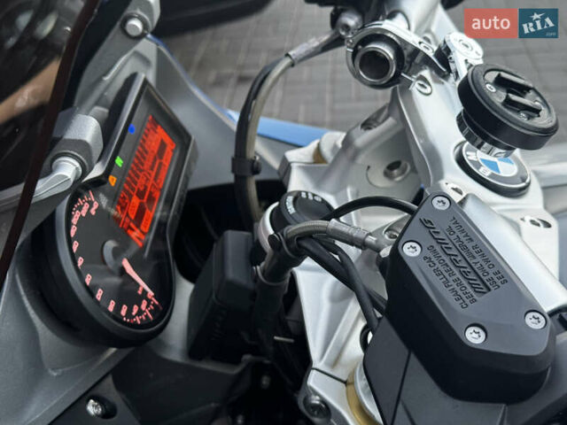 Синий БМВ R 1200RS, объемом двигателя 0.12 л и пробегом 42 тыс. км за 12000 $, фото 24 на Automoto.ua