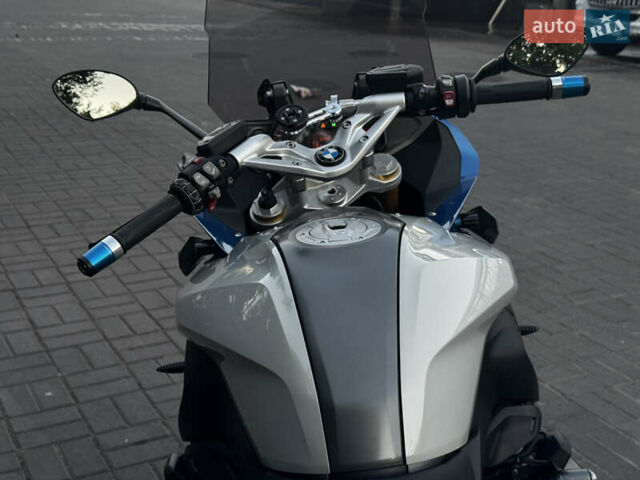 Синий БМВ R 1200RS, объемом двигателя 0.12 л и пробегом 42 тыс. км за 12000 $, фото 11 на Automoto.ua