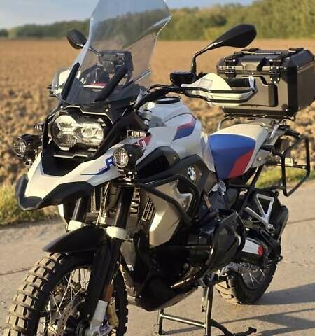 Белый БМВ R 1250GS, объемом двигателя 1.25 л и пробегом 19 тыс. км за 18500 $, фото 1 на Automoto.ua