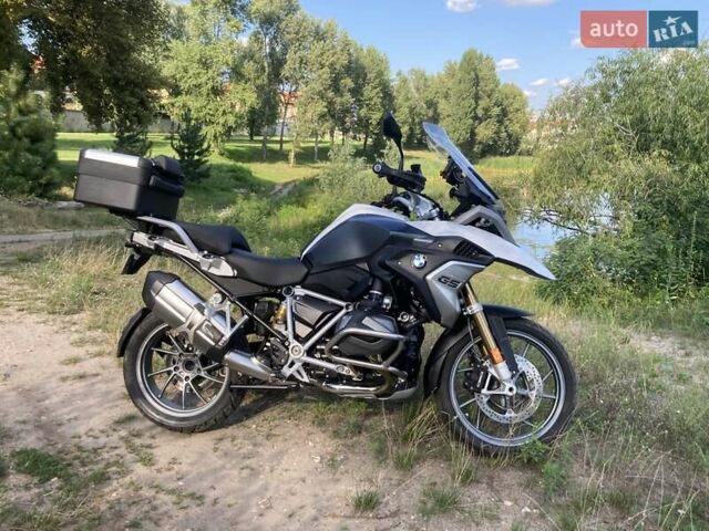 Белый БМВ R 1250GS, объемом двигателя 1.25 л и пробегом 10 тыс. км за 20800 $, фото 3 на Automoto.ua