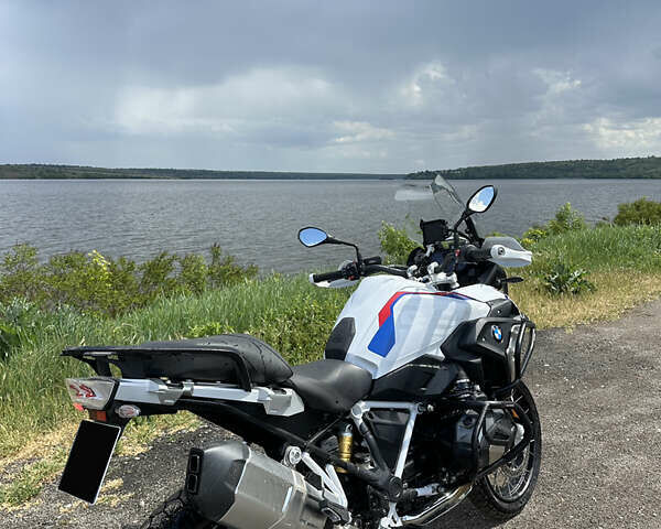 Белый БМВ R 1250GS, объемом двигателя 1.25 л и пробегом 6 тыс. км за 22500 $, фото 2 на Automoto.ua