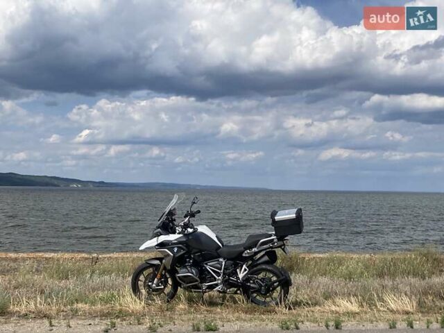 Белый БМВ R 1250GS, объемом двигателя 1.25 л и пробегом 10 тыс. км за 20800 $, фото 13 на Automoto.ua