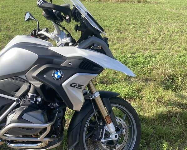 Белый БМВ R 1250GS, объемом двигателя 1.25 л и пробегом 10 тыс. км за 20800 $, фото 18 на Automoto.ua
