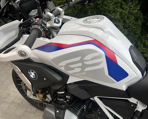 Білий БМВ R 1250GS, об'ємом двигуна 1.25 л та пробігом 3 тис. км за 21000 $, фото 1 на Automoto.ua