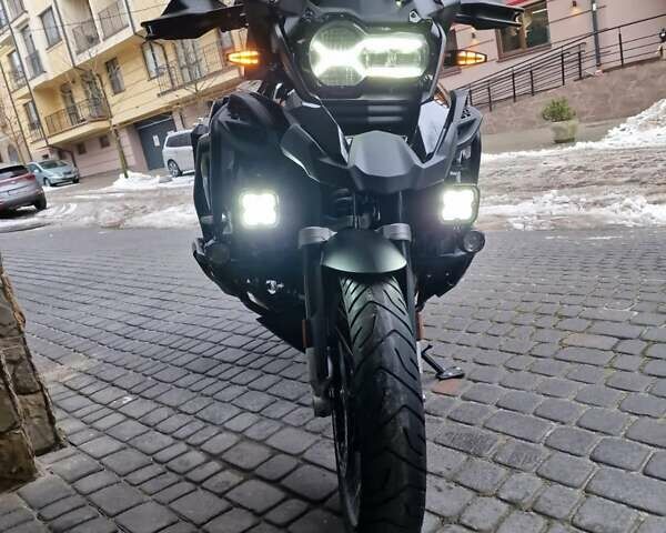 Черный БМВ R 1250GS, объемом двигателя 1.3 л и пробегом 12 тыс. км за 25000 $, фото 2 на Automoto.ua