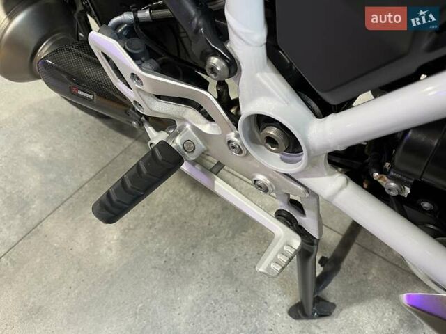 Белый БМВ R 1250R, объемом двигателя 1.25 л и пробегом 10 тыс. км за 16500 $, фото 16 на Automoto.ua