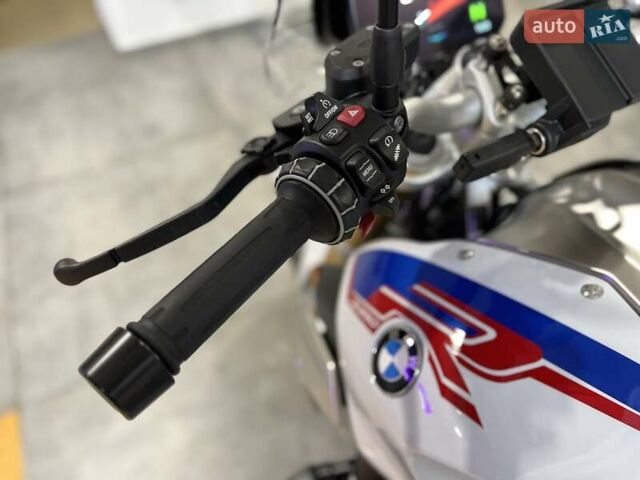 Белый БМВ R 1250R, объемом двигателя 1.25 л и пробегом 10 тыс. км за 16500 $, фото 13 на Automoto.ua