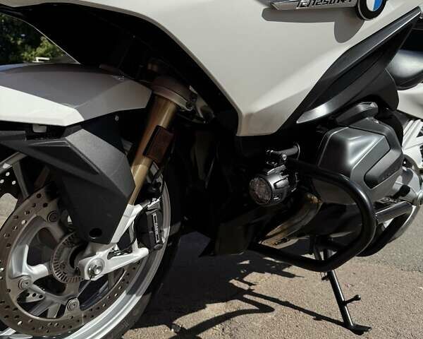 Белый БМВ R 1250RT, объемом двигателя 0 л и пробегом 4 тыс. км за 17000 $, фото 12 на Automoto.ua