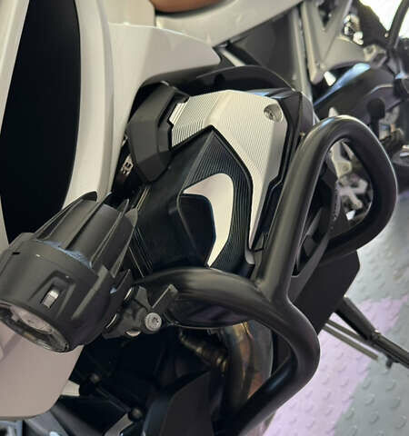 Білий БМВ R 1250RT, об'ємом двигуна 1.25 л та пробігом 8 тис. км за 28000 $, фото 4 на Automoto.ua