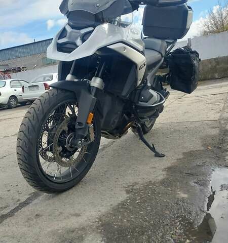 БМВ R 1300GS 2024 в Днепре (Днепропетровске) на Automoto.ua Белый БМВ R 1300GS, объемом двигателя 1.3 л и пробегом 15 тыс. км за 28000 $, фото 8 на Automoto.ua