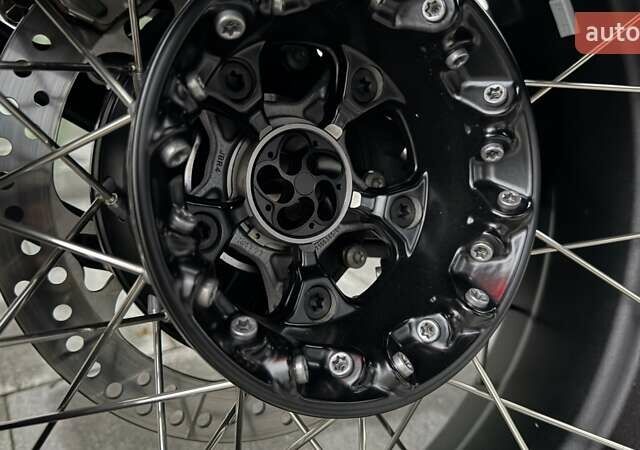 Черный БМВ R 1300GS, объемом двигателя 1.3 л и пробегом 1 тыс. км за 39999 $, фото 42 на Automoto.ua