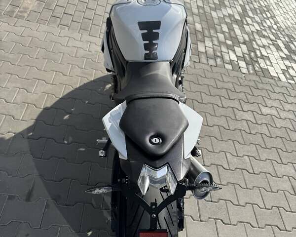 Белый БМВ S 1000R, объемом двигателя 1 л и пробегом 17 тыс. км за 12499 $, фото 7 на Automoto.ua
