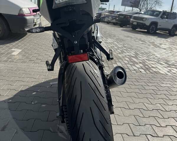 Белый БМВ S 1000R, объемом двигателя 1 л и пробегом 17 тыс. км за 12499 $, фото 8 на Automoto.ua