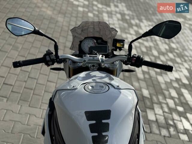 Белый БМВ S 1000R, объемом двигателя 1 л и пробегом 17 тыс. км за 12499 $, фото 20 на Automoto.ua