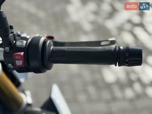 Белый БМВ S 1000R, объемом двигателя 1 л и пробегом 17 тыс. км за 12499 $, фото 22 на Automoto.ua