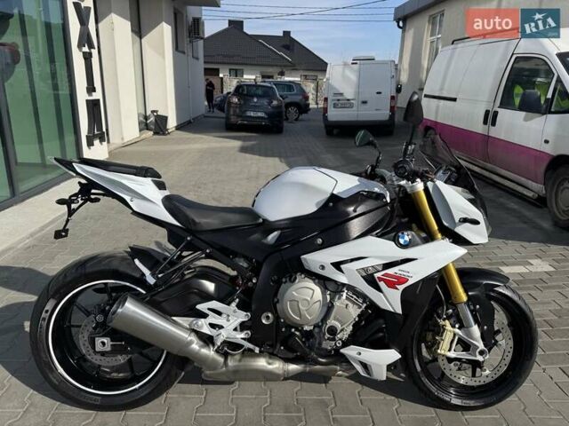 Белый БМВ S 1000R, объемом двигателя 1 л и пробегом 17 тыс. км за 12499 $, фото 10 на Automoto.ua