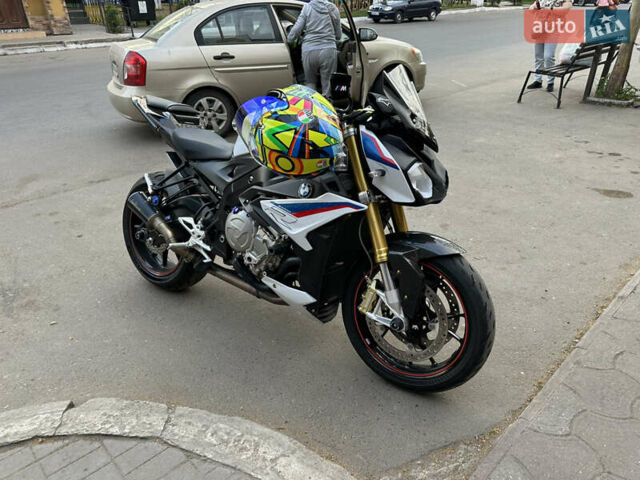 Белый БМВ S 1000R, объемом двигателя 1 л и пробегом 19 тыс. км за 13900 $, фото 25 на Automoto.ua