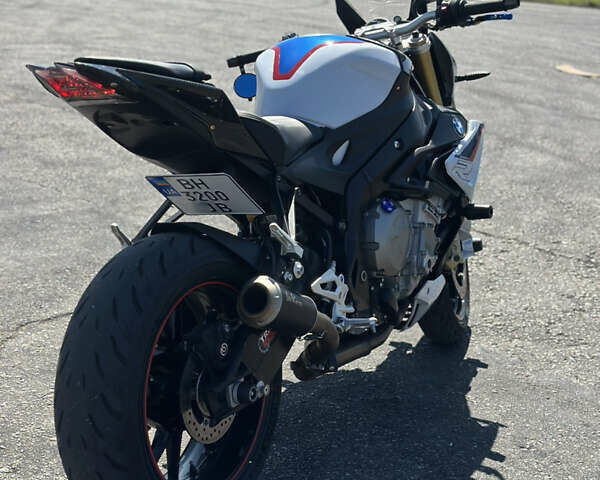 Белый БМВ S 1000R, объемом двигателя 1 л и пробегом 19 тыс. км за 13900 $, фото 15 на Automoto.ua