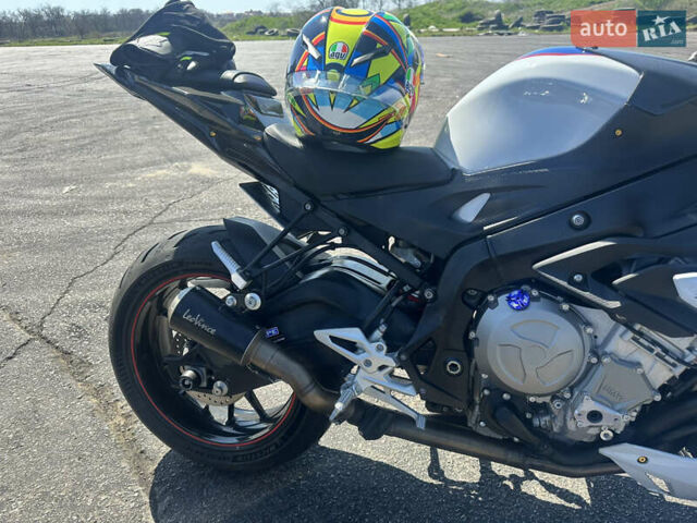 Белый БМВ S 1000R, объемом двигателя 1 л и пробегом 19 тыс. км за 13900 $, фото 12 на Automoto.ua