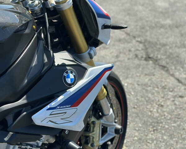 Белый БМВ S 1000R, объемом двигателя 1 л и пробегом 19 тыс. км за 13900 $, фото 14 на Automoto.ua