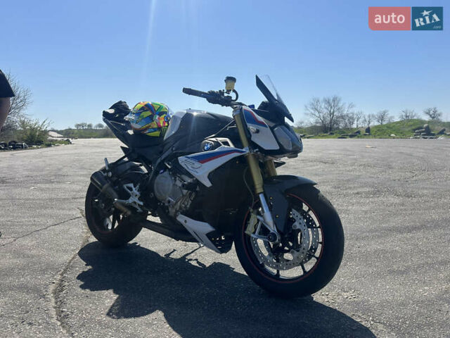 Белый БМВ S 1000R, объемом двигателя 1 л и пробегом 19 тыс. км за 13900 $, фото 10 на Automoto.ua