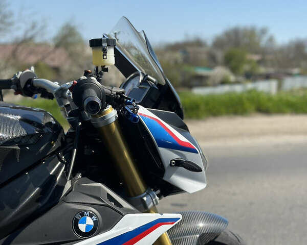 Белый БМВ S 1000R, объемом двигателя 1 л и пробегом 19 тыс. км за 13900 $, фото 24 на Automoto.ua