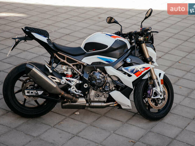 Белый БМВ S 1000R, объемом двигателя 0 л и пробегом 8 тыс. км за 19000 $, фото 2 на Automoto.ua
