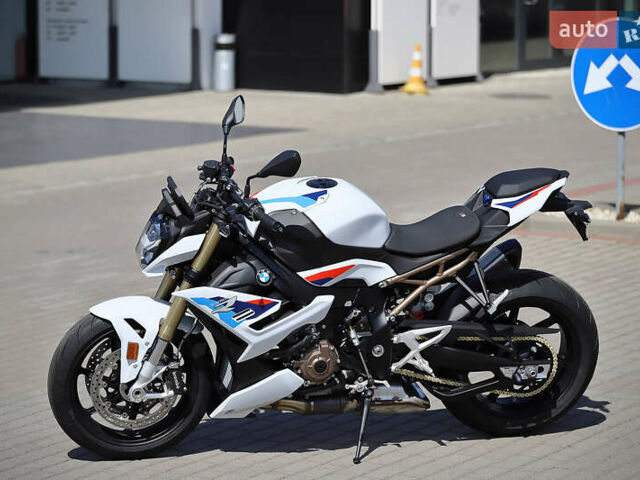 Белый БМВ S 1000R, объемом двигателя 1 л и пробегом 1 тыс. км за 25000 $, фото 3 на Automoto.ua