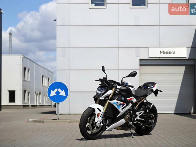 Белый БМВ S 1000R, объемом двигателя 1 л и пробегом 1 тыс. км за 25000 $, фото 11 на Automoto.ua