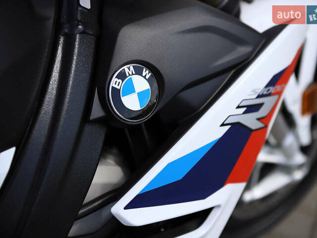 Белый БМВ S 1000R, объемом двигателя 1 л и пробегом 1 тыс. км за 25000 $, фото 21 на Automoto.ua