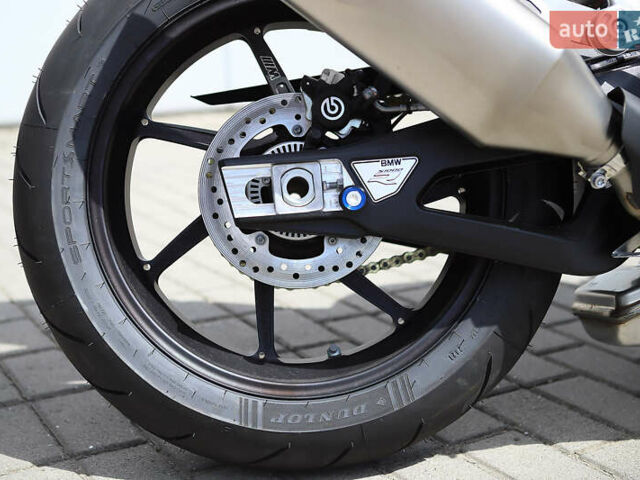Белый БМВ S 1000R, объемом двигателя 1 л и пробегом 1 тыс. км за 25000 $, фото 15 на Automoto.ua