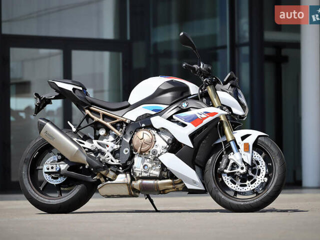 Белый БМВ S 1000R, объемом двигателя 1 л и пробегом 1 тыс. км за 25500 $, фото 27 на Automoto.ua
